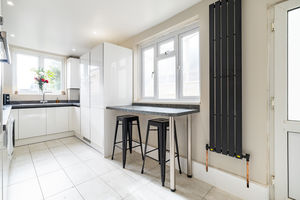 Kitchen/Breakfast- click for photo gallery